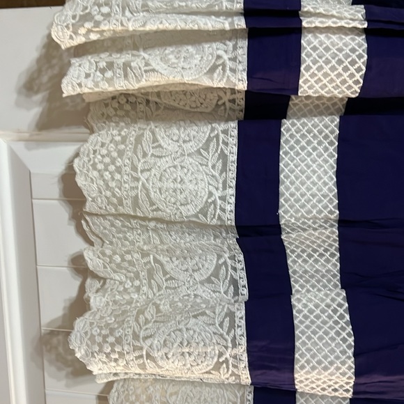 Skirts - Picture 2 of 2